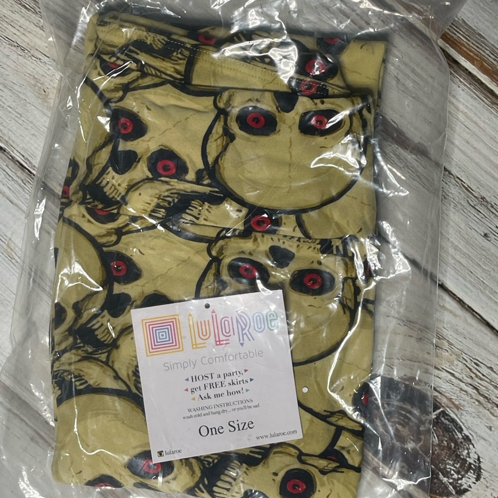 RARE VINTAGE NWT LuLaRoe Skull Leggings size OS